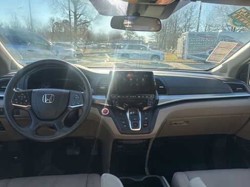 Used 2019 Honda Odyssey EX image 9