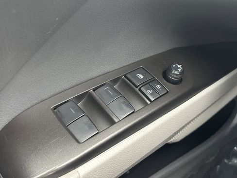 Used 2023 Toyota Camry SE FWD image 27