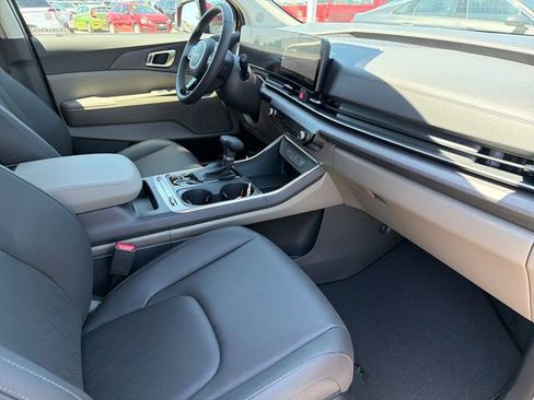 New 2026 Kia Carnival SX FWD image 22