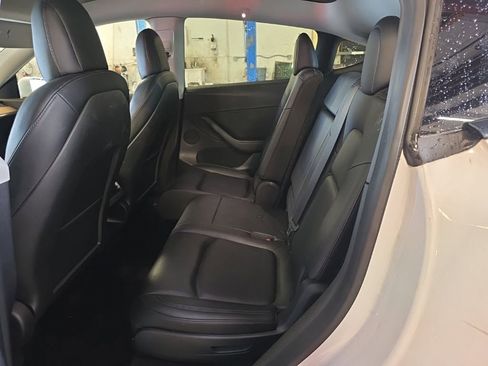 Used 2022 Tesla Model Y Long Range image 5