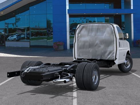 New 2026 Chevrolet Express 4500 w/ Power Convenience Package image 4