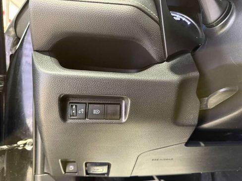 Used 2021 Toyota RAV4 LE image 20