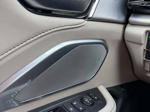 Used 2025 Acura RDX SH-AWD w/ Technology Package image 19