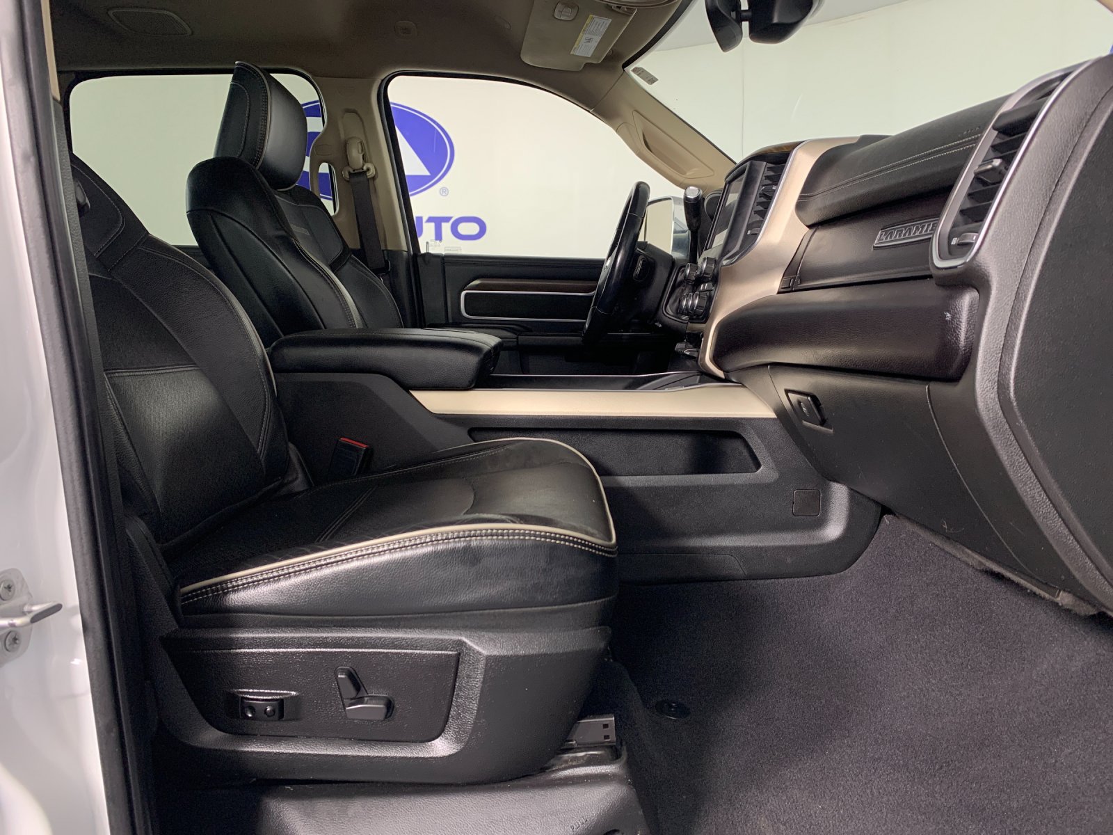 Used 2022 RAM 2500 Laramie AWD/4WD image 36