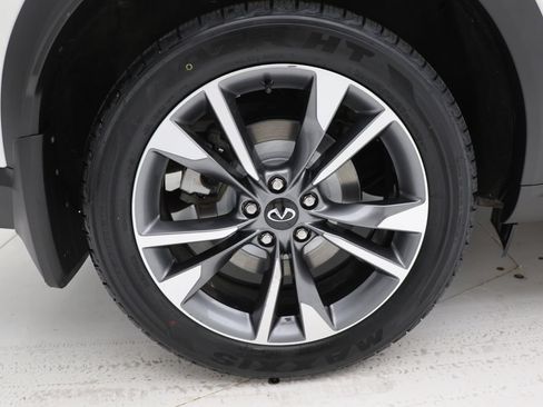 Used 2023 INFINITI QX60 Luxe w/ Performance Audio Package AWD/4WD image 9
