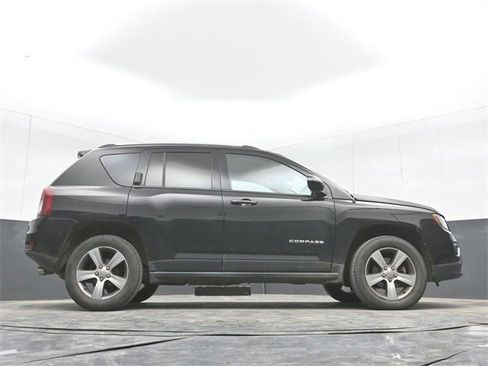 Used 2016 Jeep Compass High Altitude image 34
