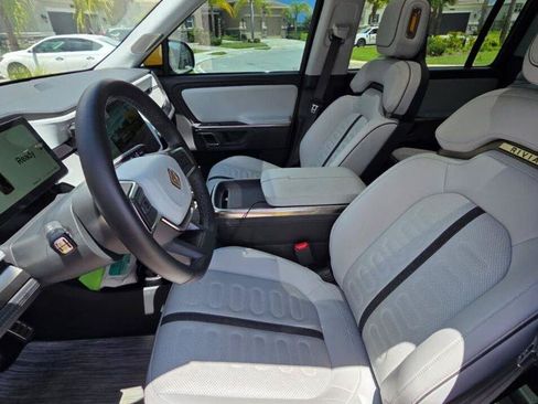 Used 2023 Rivian R1S Adventure AWD/4WD image 5