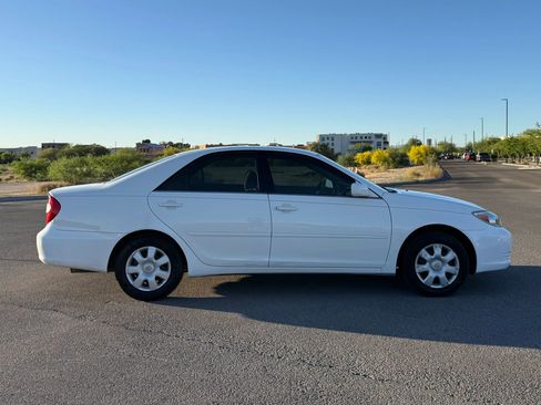 Used 2002 Toyota Camry LE FWD image 6