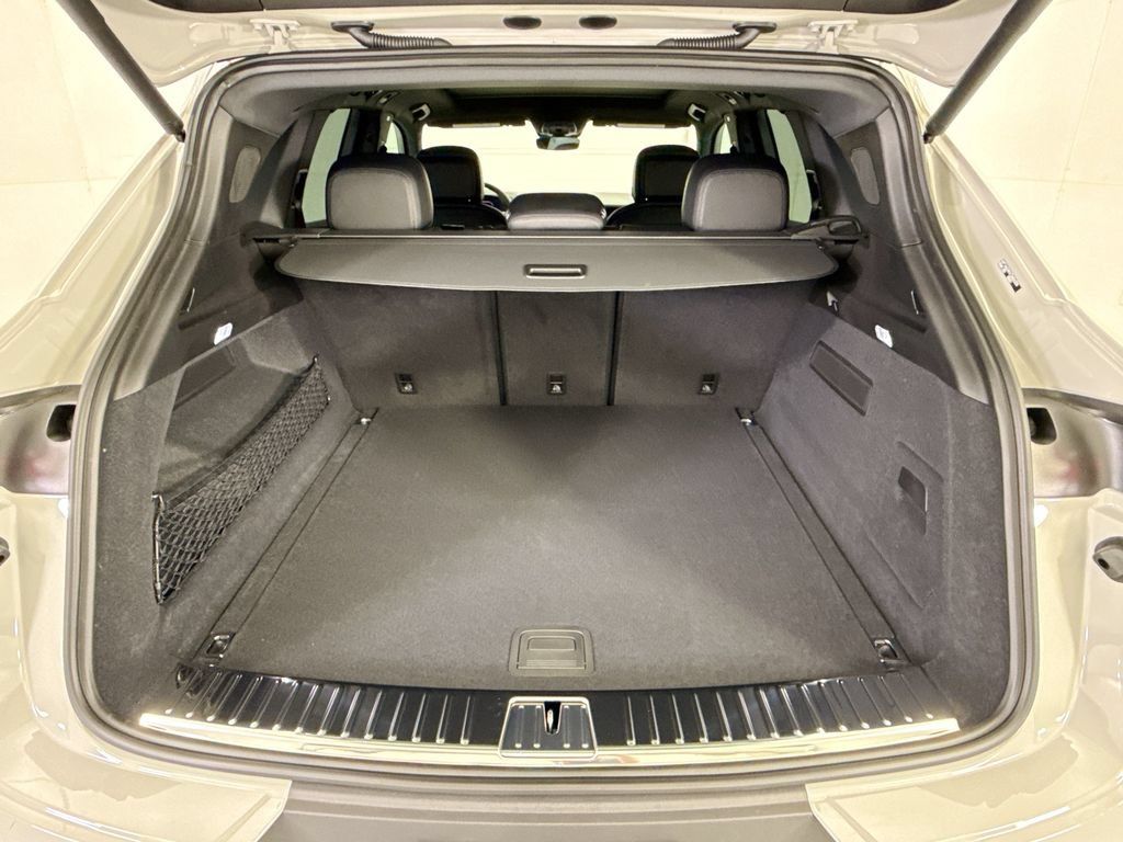 Used 2026 Porsche Cayenne AWD/4WD image 28