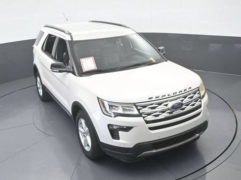 Used 2018 Ford Explorer XLT w/ Equipment Group 202A FWD image 57