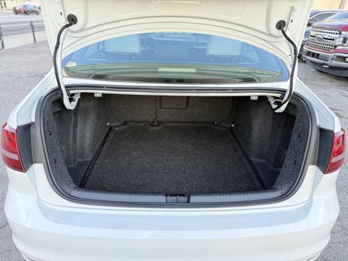 Used 2016 Volkswagen Jetta Sport image 22