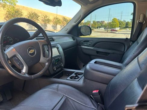 Used 2013 Chevrolet Avalanche LT image 10