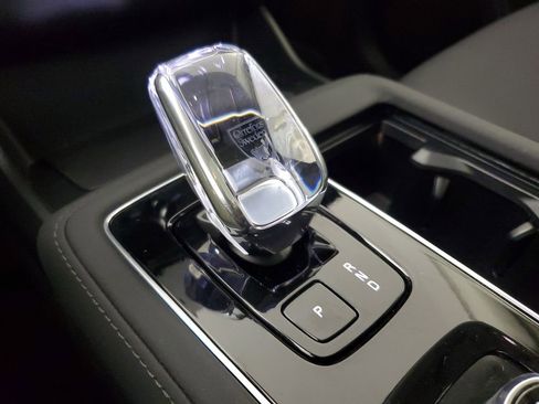 Used 2025 Volvo XC90 B6 Plus image 34