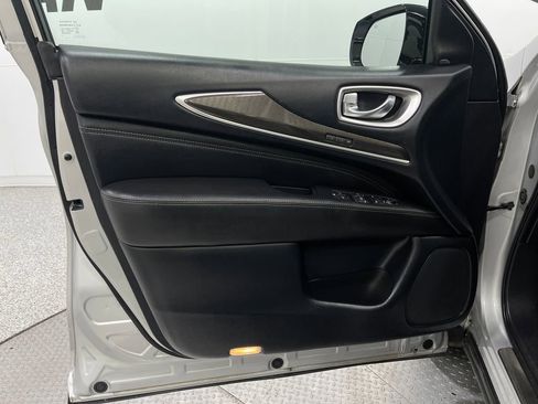 Used 2019 INFINITI QX60 Luxe w/ Essential Package image 16