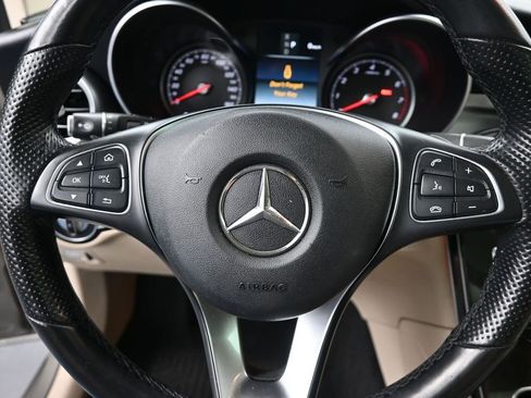Used 2019 Mercedes-Benz GLC 300 4MATIC image 10