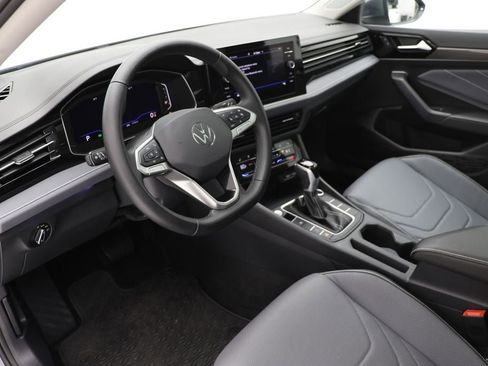 Used 2025 Volkswagen Jetta SEL image 15