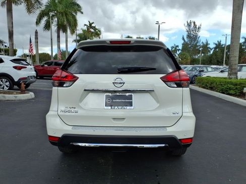 Certified 2020 Nissan Rogue SV image 5