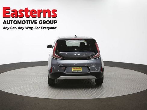 Used 2023 Kia Soul LX w/ LX Technology Package image 36