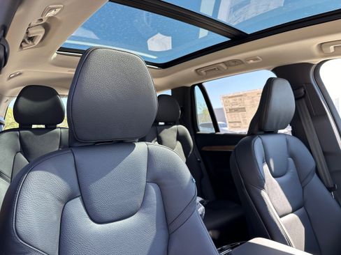 Certified 2024 Volvo XC90 T8 Plus w/ Protection Package Premier image 9