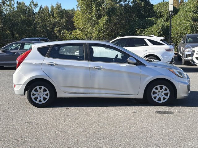 Used 2012 Hyundai Accent GS FWD image 9