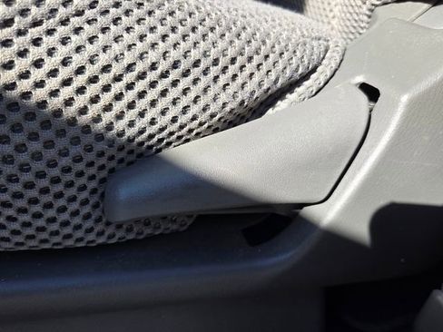 Used 2021 Nissan Frontier SV w/ Midnight Edition Floor Mats image 20