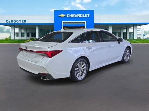 Used 2022 Toyota Avalon XLE FWD image 7