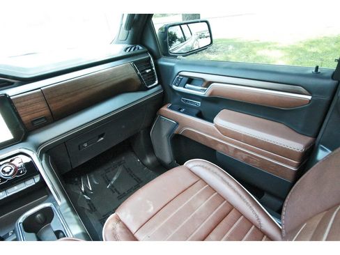 Used 2025 GMC Sierra 1500 Denali Ultimate AWD/4WD image 8