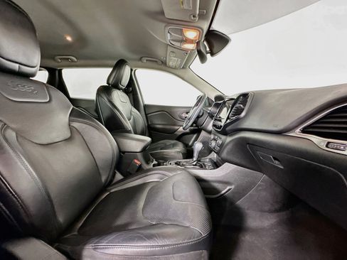 Used 2019 Jeep Cherokee Limited FWD image 30
