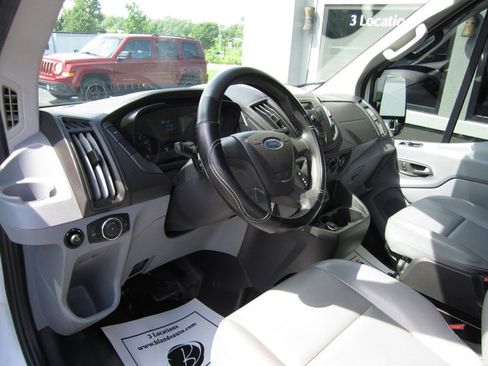 Used 2017 Ford Transit 350 XL image 6