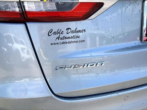Used 2020 Ford Fusion SEL FWD image 29