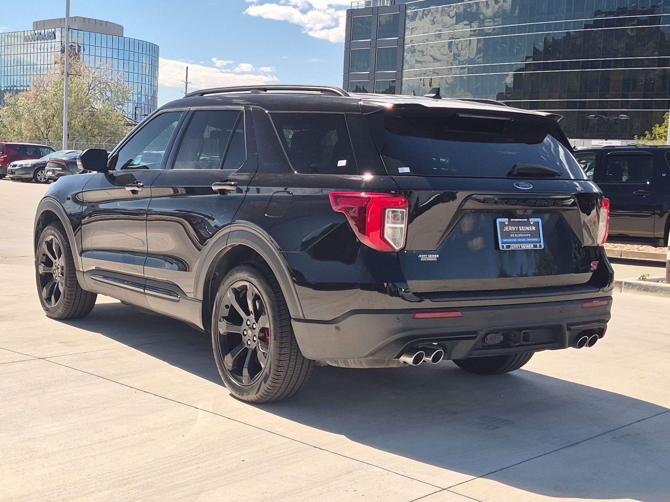 Used 2022 Ford Explorer ST w/ Equipment Group 401A AWD/4WD image 3