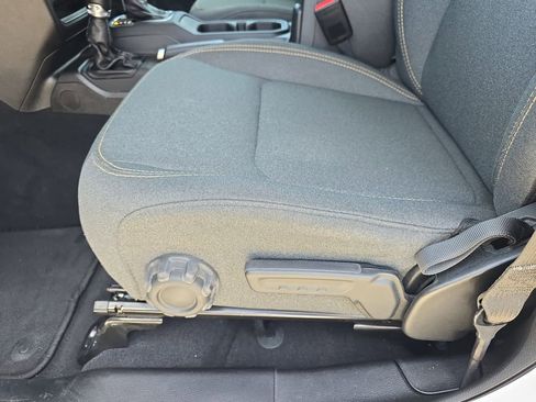 Used 2025 Jeep Wrangler Unlimited Sahara image 29