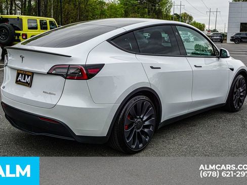 Used 2024 Tesla Model Y Performance image 6