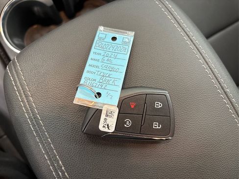 Used 2024 GMC Canyon Elevation w/ Elevation Premium Package image 34