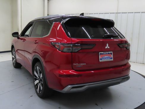 New 2025 Mitsubishi Outlander SEL image 5