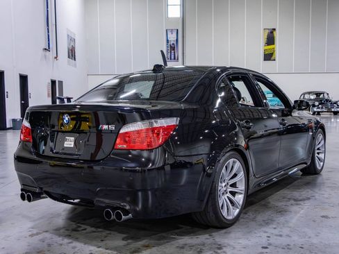 Used 2006 BMW M5 RWD image 6
