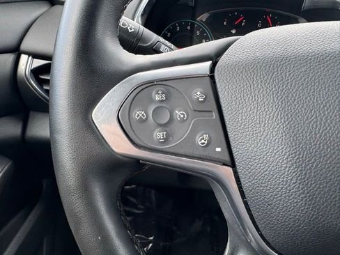 Used 2023 Chevrolet Traverse LT image 29