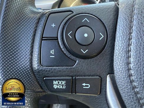 Used 2015 Toyota Corolla LE image 10