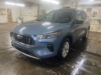 Used 2025 Ford Escape Active AWD/4WD video 1