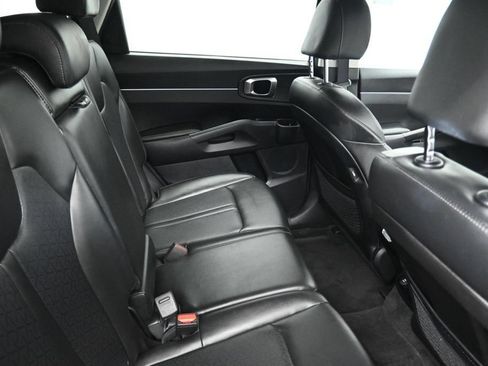 Used 2023 Kia Sorento S w/ Panoramic Sunroof Package FWD image 13