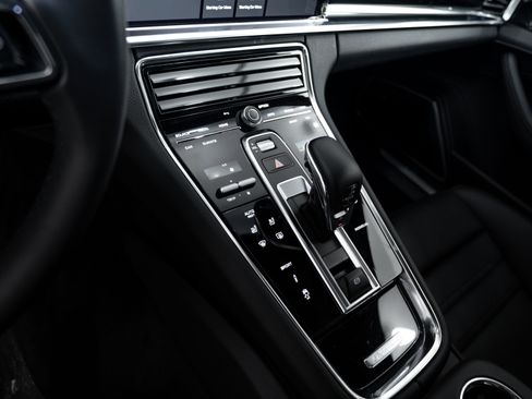 Certified 2021 Porsche Panamera 4 image 16