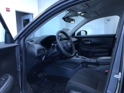 Used 2025 Honda HR-V LX image 10