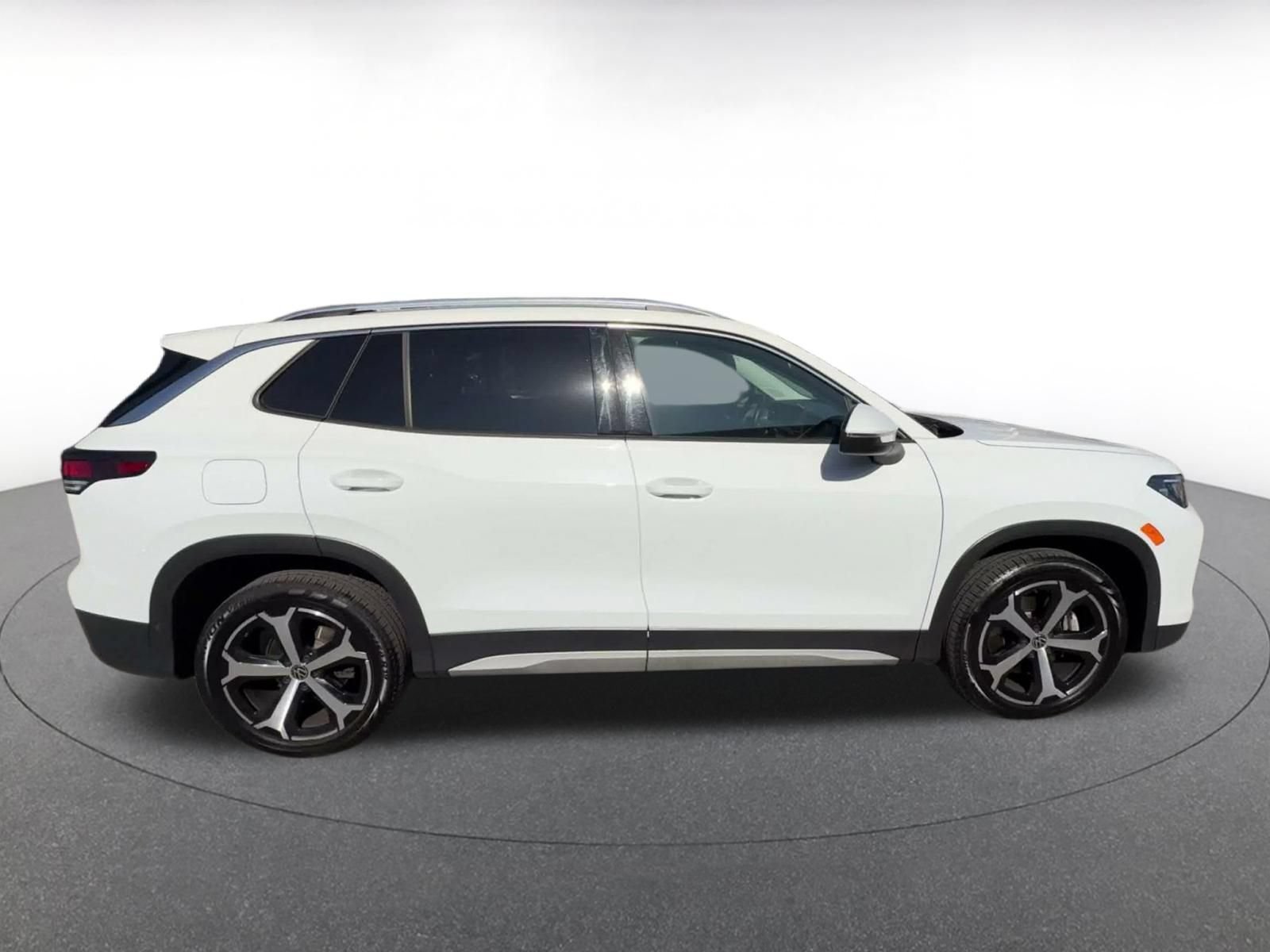 Used 2026 Volkswagen Tiguan SE AWD/4WD image 15