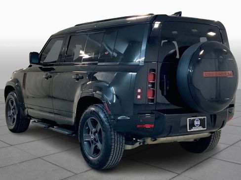 Used 2021 Land Rover Defender 110 image 11