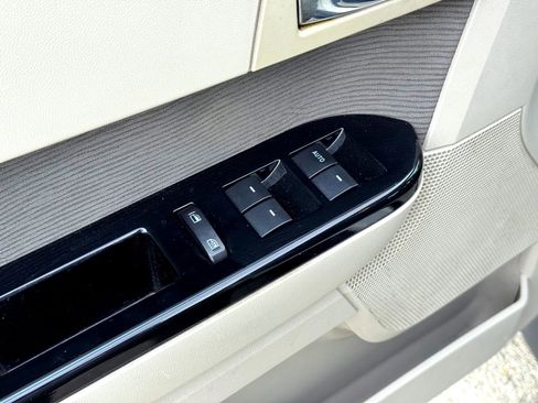 Used 2011 MAZDA Tribute i Sport image 16