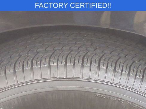 Certified 2024 Chrysler Pacifica Touring-L image 11