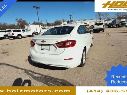 Used 2017 Chevrolet Cruze LT image 8