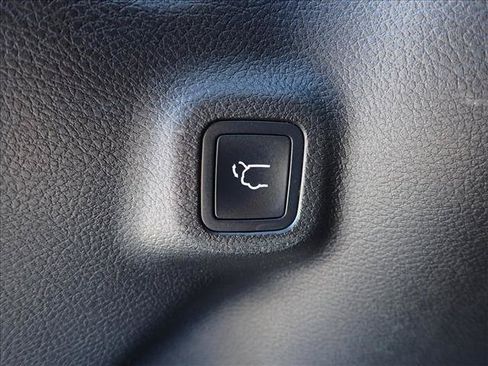 Used 2022 Jeep Compass Latitude w/ Convenience Group AWD/4WD image 9
