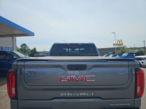 Used 2022 GMC Sierra 1500 Denali w/ Denali Premium Package image 5