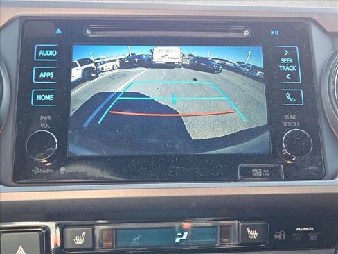 Used 2016 Toyota Tacoma TRD Sport image 15